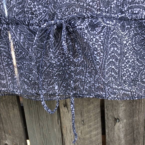 Lacy Patterned Tank Top - Picture 4 of 4